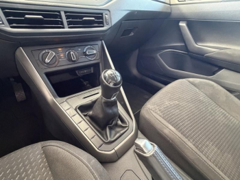 Photo 17 du bon plan VOLKSWAGEN Polo 1.0 80ch Lounge Euro6dT occasion à 13490 €
