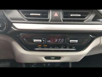 Photo 14 du bon plan SUZUKI Swift 1.2 Hybrid 83ch Pack Auto occasion à 21680 €