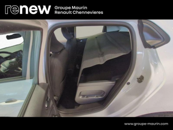 Photo 11 du bon plan RENAULT Clio 1.6 E-Tech full hybrid 145 Evolution occasion à 15490 €