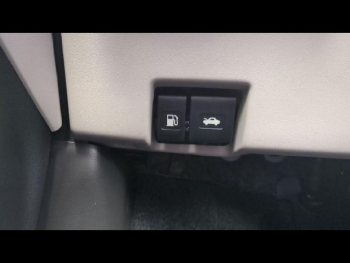 Photo 13 du bon plan SUZUKI Swift 1.2 Hybrid 83ch Pack Auto occasion à 20880 €