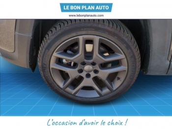 Photo 10 du bon plan JEEP Renegade 1.3 GSE T4 240ch 4xe S AT6 occasion à 19290 €