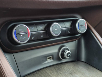 Photo 22 du bon plan ALFA ROMEO Stelvio 2.2 Diesel 210ch Lusso Q4 AT8 occasion à 19900 €