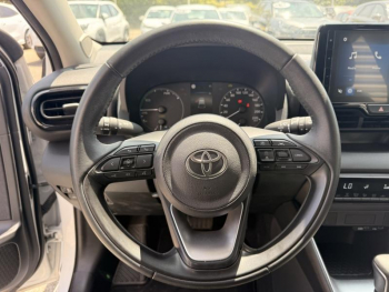 Photo 13 du bon plan TOYOTA Yaris 116h Dynamic 5p MY22 occasion à 19189 €