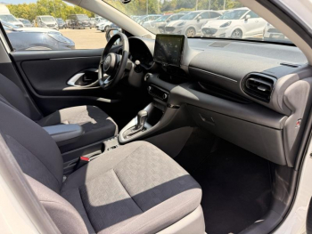 Photo 21 du bon plan TOYOTA Yaris 116h Dynamic 5p MY22 occasion à 19189 €