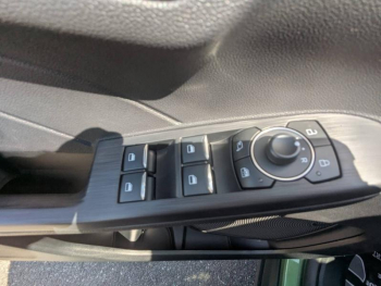 Photo 13 du bon plan FORD Kuga 2.5 Duratec 180ch Hybrid FlexiFuel Titanium Powershift occasion à 31870 €