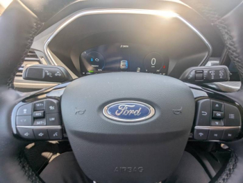 Photo 15 du bon plan FORD Kuga 2.5 Duratec 180ch Hybrid FlexiFuel Titanium Powershift occasion à 31870 €