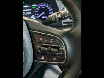Photo 17 du bon plan KIA Niro 1.6 GDi 105ch ISG + Plug-In 60.5ch Premium DCT6 occasion à 15990 €