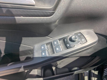 Photo 12 du bon plan FORD Kuga 2.5 Duratec 180ch Hybrid FlexiFuel ST-Line Powershift occasion à 33830 €