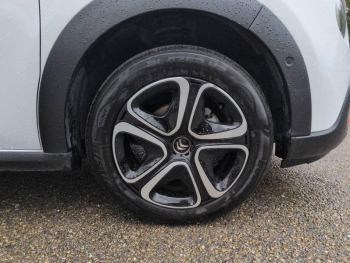 Photo 10 du bon plan CITROEN C3 PureTech 110ch Shine S&S E6.d occasion à 9990 €