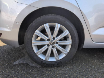 Photo 11 du bon plan VOLKSWAGEN Touran 2.0 TDI 150ch BlueMotion Technology FAP Carat DSG6 7 places occasion à 20990 €
