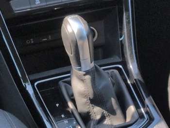 Photo 20 du bon plan VOLKSWAGEN Touran 2.0 TDI 150ch BlueMotion Technology FAP Carat DSG6 7 places occasion à 20990 €