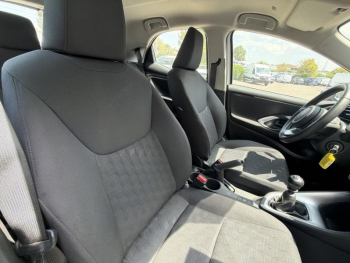 Photo 11 du bon plan TOYOTA Yaris 120 VVT-i Dynamic Business 5p MC24 - Garantie Usine 12/2027 occasion à 18490 €