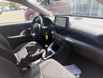 Photo 12 du bon plan TOYOTA Yaris 120 VVT-i Dynamic Business 5p MC24 - Garantie Usine 12/2027 occasion à 18490 €