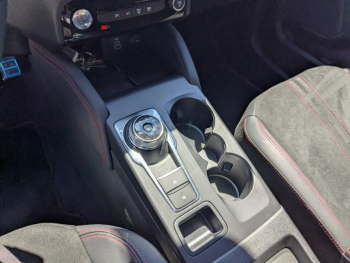 Photo 17 du bon plan FORD Kuga 2.5 Duratec 180ch Hybrid FlexiFuel ST-Line X Powershift occasion à 36590 €