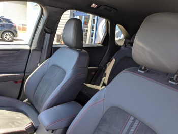 Photo 18 du bon plan FORD Kuga 2.5 Duratec 180ch Hybrid FlexiFuel ST-Line X Powershift occasion à 36590 €