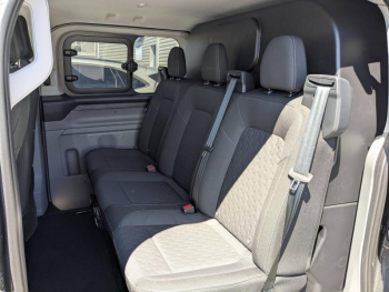 Photo 18 du bon plan FORD Transit Custom Fg VUL 320 L2H1 2.5 Duratec 232ch Hybride recheargeable Cabine Approfondie Limited CVT occasion à 41750 €