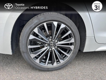 Photo 16 du bon plan TOYOTA Corolla Touring Spt 1.8 140ch Design MY25 occasion à 28490 €