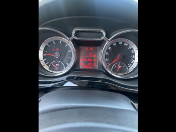 Photo 17 du bon plan OPEL Adam 1.4 Twinport 87ch White Edition Start/Stop occasion à 9880 €