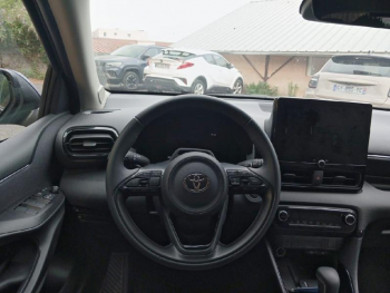 Photo 9 du bon plan TOYOTA Yaris 116h Design 5p MY26 occasion à 23690 €