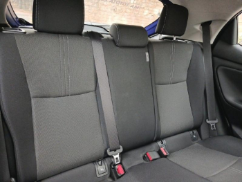 Photo 12 du bon plan TOYOTA Yaris 116h Design 5p MY26 occasion à 23690 €