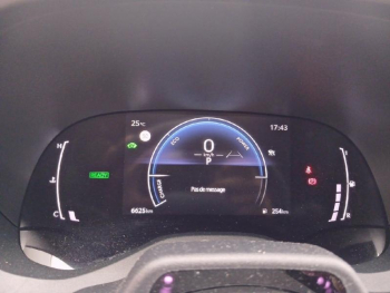 Photo 14 du bon plan TOYOTA Yaris 116h Design 5p MY26 occasion à 23690 €