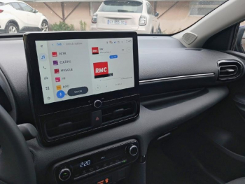 Photo 15 du bon plan TOYOTA Yaris 116h Design 5p MY26 occasion à 23690 €