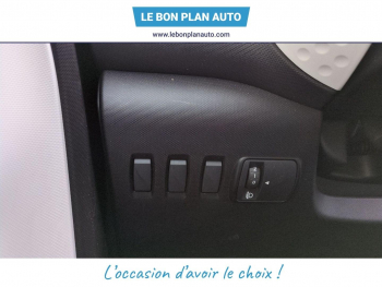 Photo 21 du bon plan RENAULT Twingo 0.9 TCe 95ch Zen occasion à 8480 €
