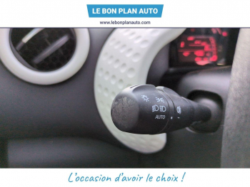 Photo 22 du bon plan RENAULT Twingo 0.9 TCe 95ch Zen occasion à 8480 €