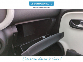 Photo 34 du bon plan RENAULT Twingo 0.9 TCe 95ch Zen occasion à 8480 €