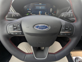 Photo 15 du bon plan FORD Kuga 2.5 Duratec 180ch Hybrid FlexiFuel ST-Line Powershift occasion à 31890 €
