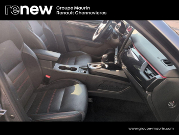Photo 30 du bon plan RENAULT Arkana 1.3 TCe mild hybrid 140ch RS Line EDC -22 occasion à 20999 €