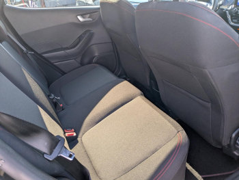 Photo 11 du bon plan FORD Fiesta 1.0 Flexifuel 95ch ST-Line X 5p occasion à 16990 €