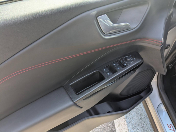 Photo 15 du bon plan FORD Puma 1.0 EcoBoost Hybrid 125ch ST-Line X S&S Powershift occasion à 29740 €
