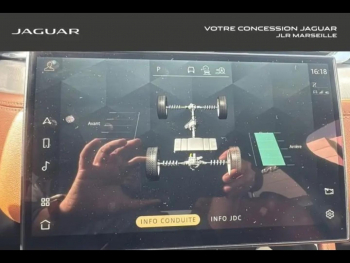 Photo 10 du bon plan JAGUAR F-Pace P400e Plug-in-Hybrid R-Dynamic SE BVA8 AWD occasion à 42900 €
