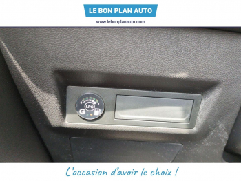 Photo 26 du bon plan RENAULT Captur 1.0 TCe 100ch Intens GPL - 20 occasion à 13990 €
