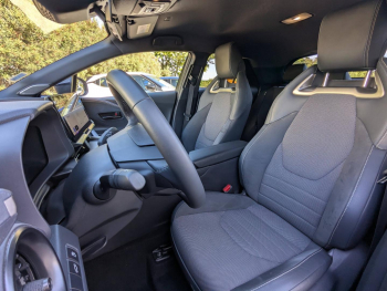 Photo 3 du bon plan TOYOTA C-HR 1.8 Hybride 140ch Collection NG23 occasion à 27480 €