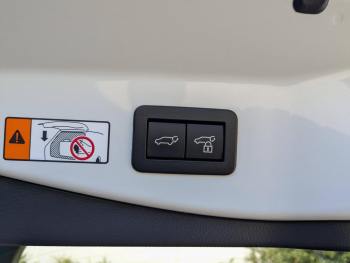 Photo 26 du bon plan TOYOTA C-HR 1.8 Hybride 140ch Collection NG23 occasion à 27480 €