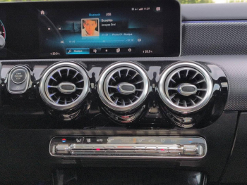 Photo 23 du bon plan MERCEDES-BENZ Classe A 180 d 116ch Progressive Line 7G-DCT occasion à 19900 €
