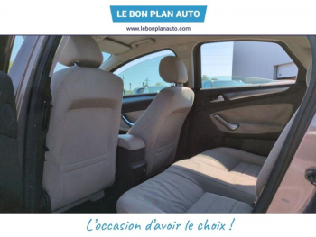 Photo 15 du bon plan FORD Mondeo 2.0 TDCi 140ch FAP Titanium 4p occasion à 4870 €