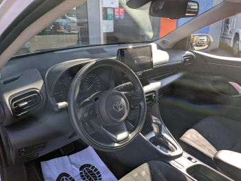 Photo 17 du bon plan TOYOTA Yaris 116h Dynamic 5p MC24 occasion à 19990 €