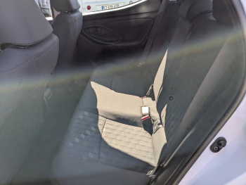 Photo 21 du bon plan TOYOTA Yaris 116h Dynamic 5p MC24 occasion à 19990 €