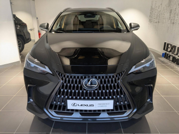 Photo 2 du bon plan LEXUS NX 450h+ Luxe 4WD occasion à 44990 €