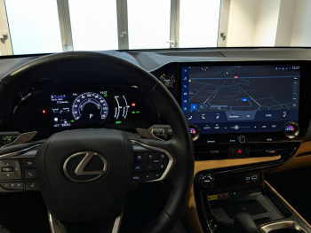 Photo 4 du bon plan LEXUS NX 450h+ Luxe 4WD occasion à 44990 €