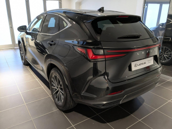 Photo 13 du bon plan LEXUS NX 450h+ Luxe 4WD occasion à 44990 €