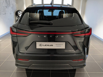 Photo 14 du bon plan LEXUS NX 450h+ Luxe 4WD occasion à 44990 €
