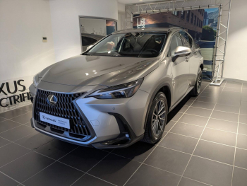 Photo 3 du bon plan LEXUS NX 450h+ Luxe 4WD MY25 occasion à 46990 €