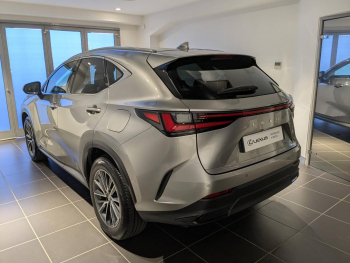 Photo 12 du bon plan LEXUS NX 450h+ Luxe 4WD MY25 occasion à 46990 €