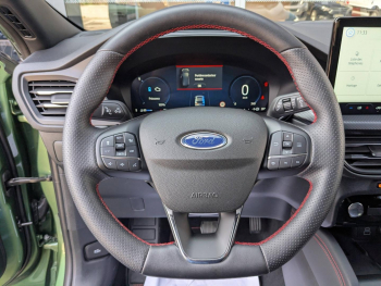 Photo 12 du bon plan FORD Kuga 2.5 Duratec 180ch Hybrid FlexiFuel ST-Line Powershift occasion à 31900 €