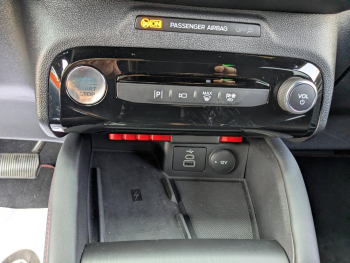 Photo 15 du bon plan FORD Kuga 2.5 Duratec 180ch Hybrid FlexiFuel ST-Line Powershift occasion à 31900 €