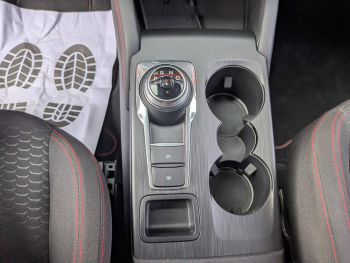 Photo 16 du bon plan FORD Kuga 2.5 Duratec 180ch Hybrid FlexiFuel ST-Line Powershift occasion à 31900 €
